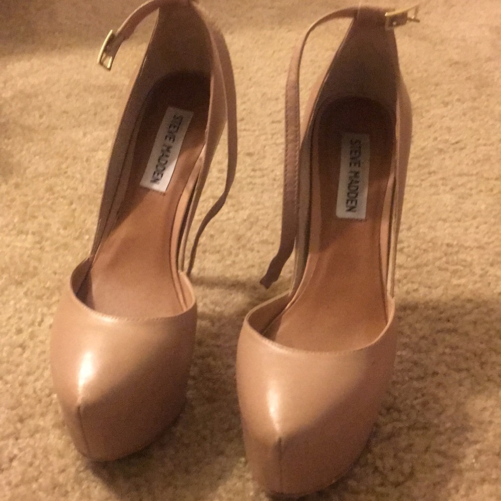 Deeny Blush Steve Madden Platform Pumps